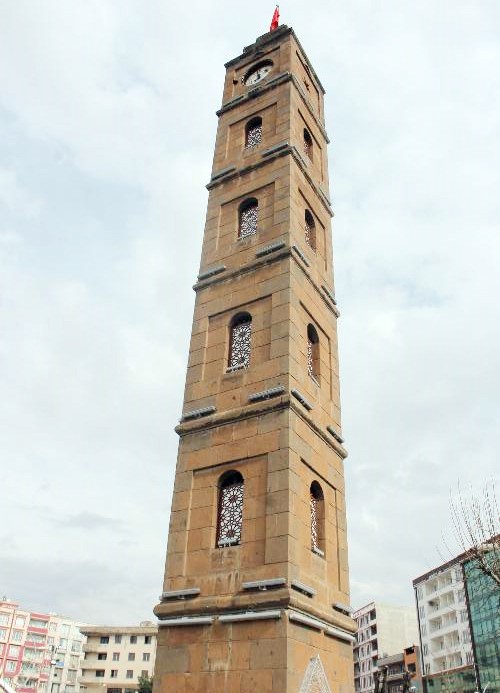 250 yıllık saat, kuracak kimse olmayınca durdu